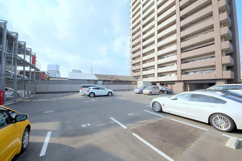 倉敷市内のマンションの駐車場
