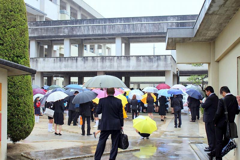 我が家の息子の小学校卒業式