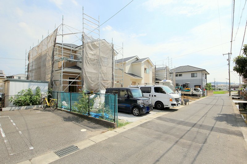 倉敷市内の建売の建築風景