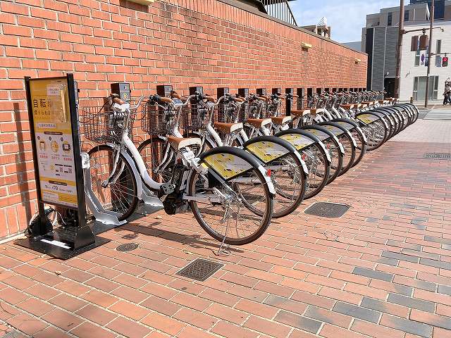 倉敷天満屋前のシェアサイクルステーション